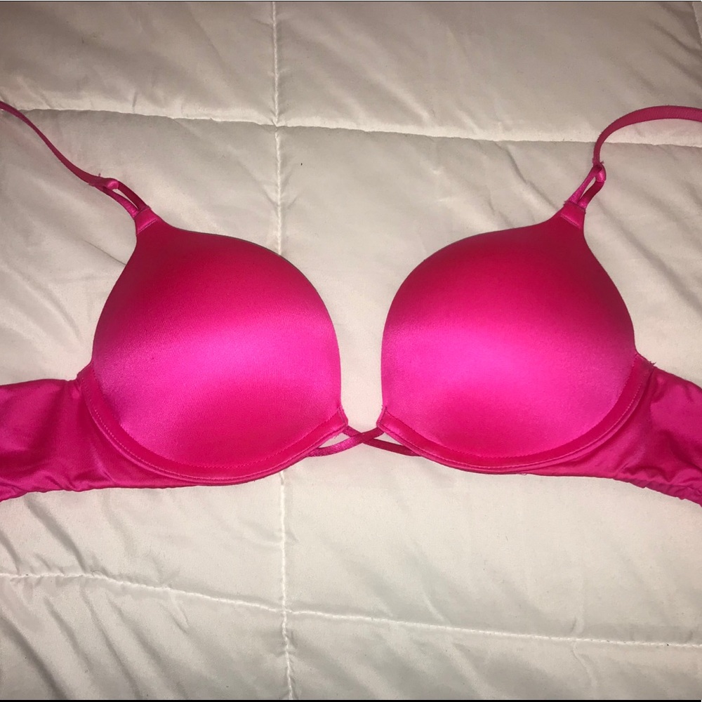 Victoria’s Secret Bombshell Plunge bra
